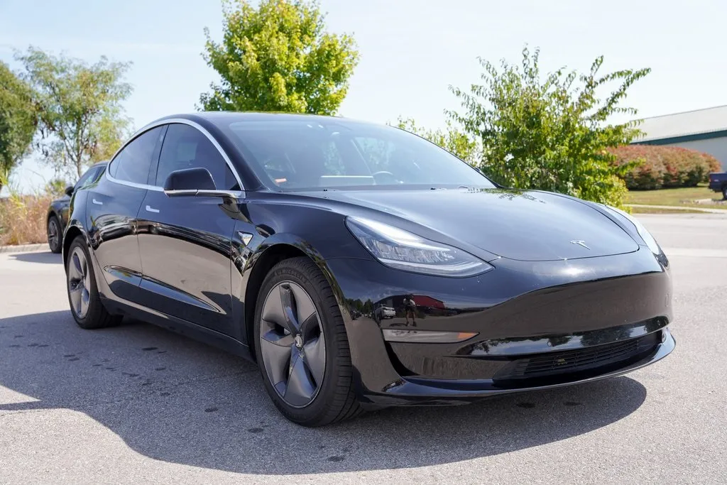 2019 Tesla Model 3 Long Range photo 4