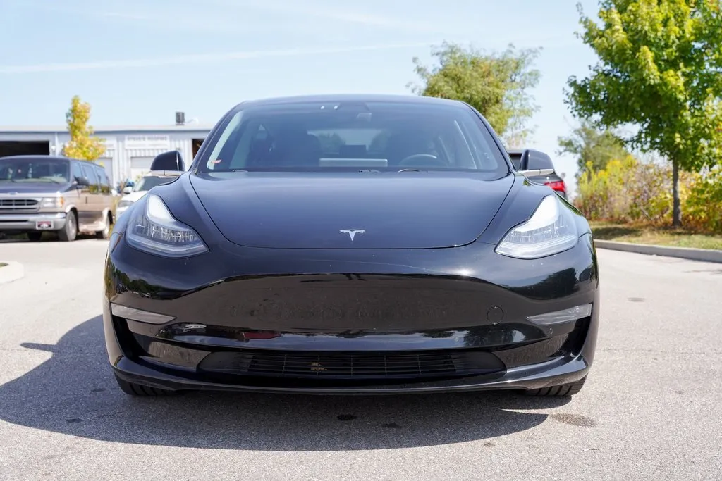 2019 Tesla Model 3 Long Range photo 15
