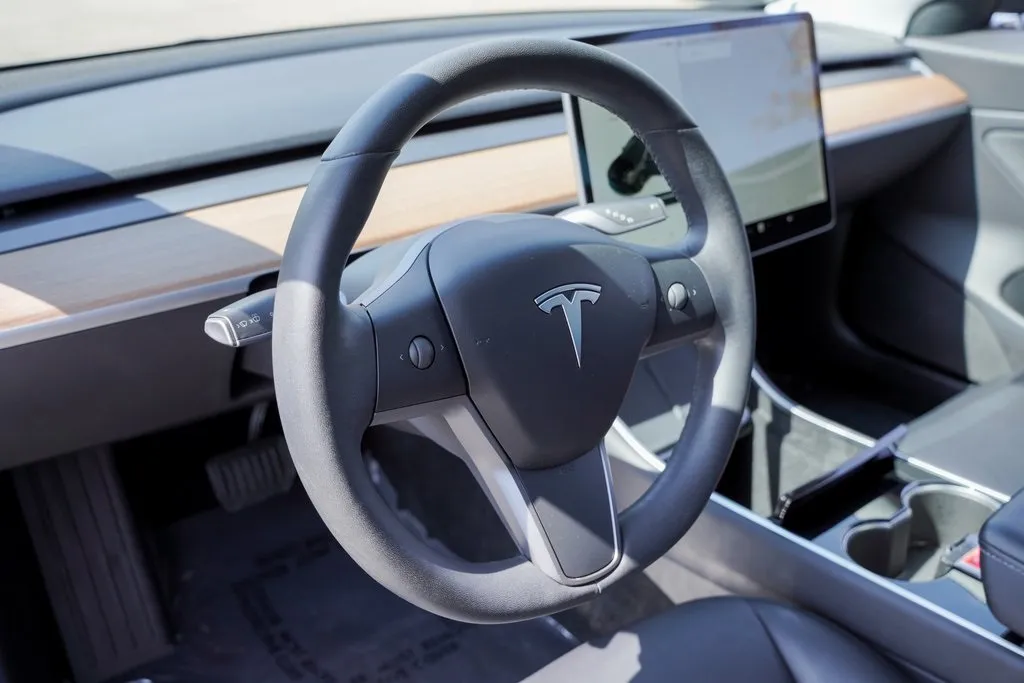 2019 Tesla Model 3 Long Range photo 6