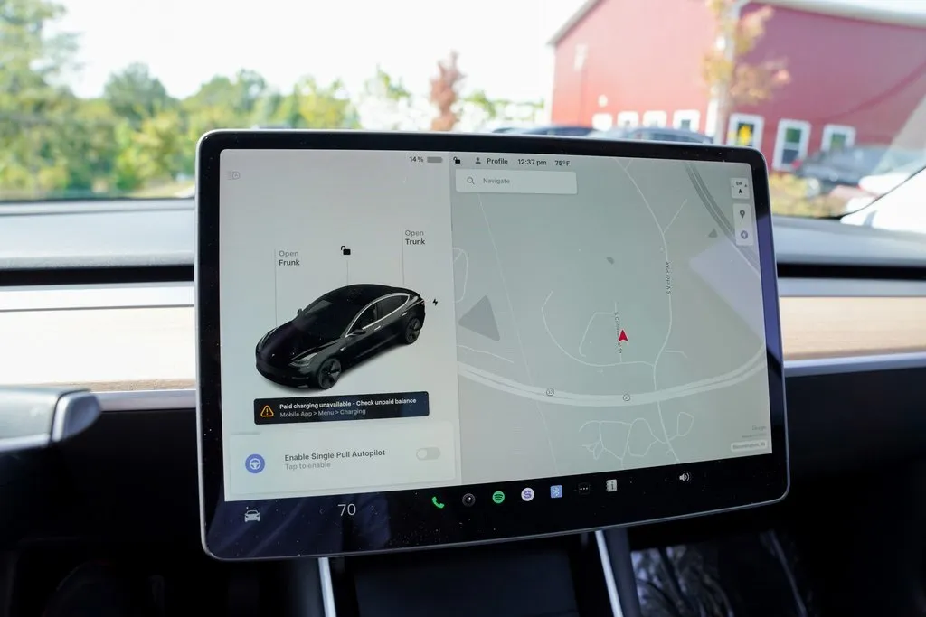 2019 Tesla Model 3 Long Range photo 17