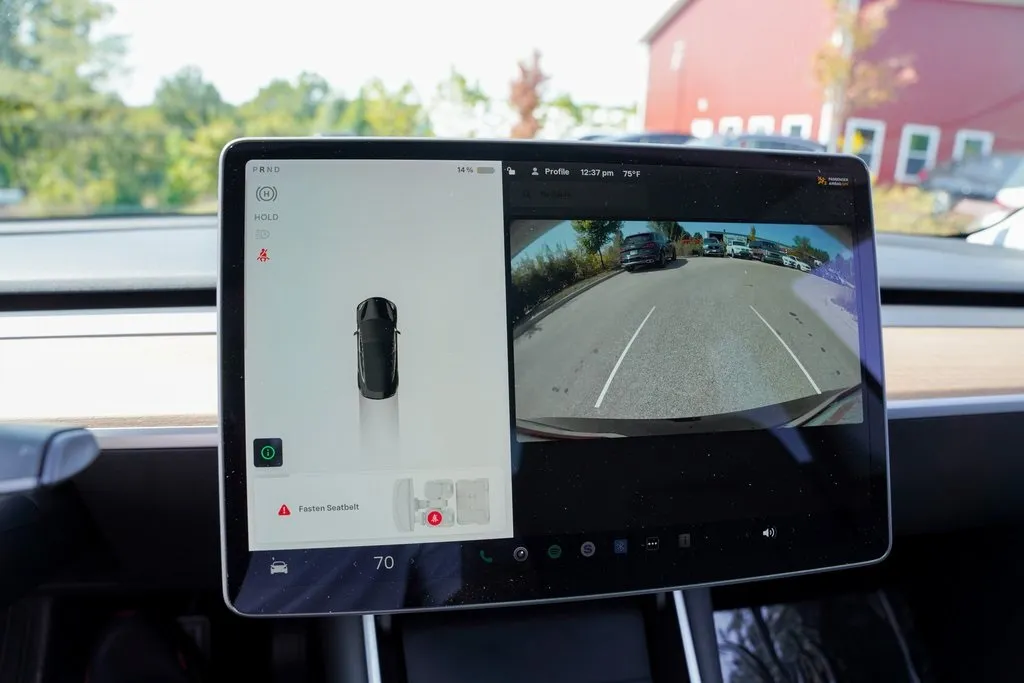 2019 Tesla Model 3 Long Range photo 26
