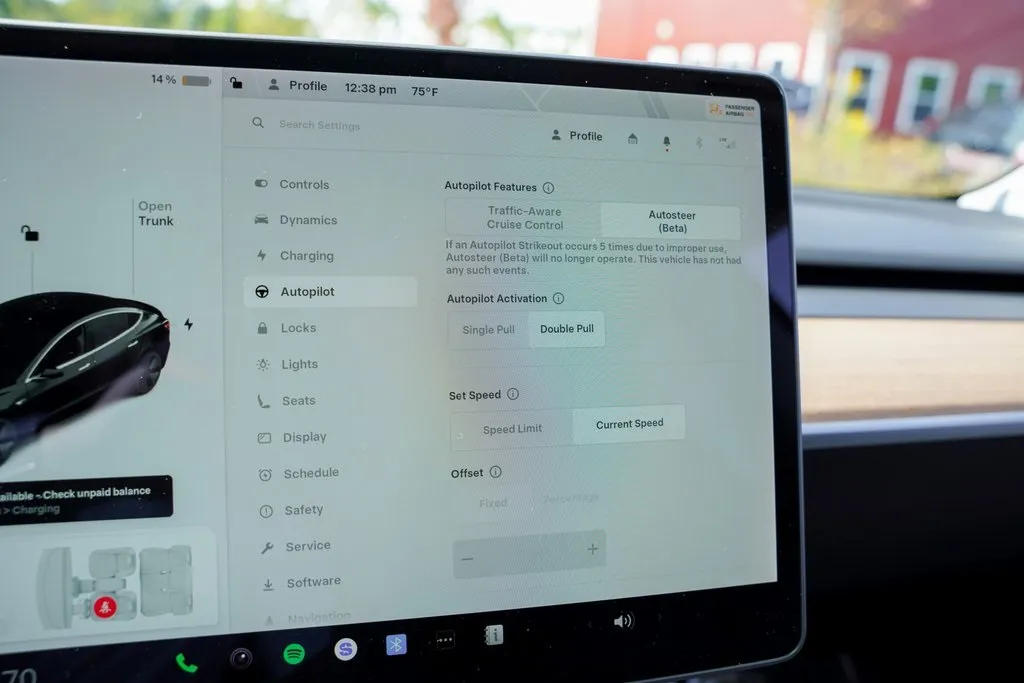 2019 Tesla Model 3 Long Range photo 27