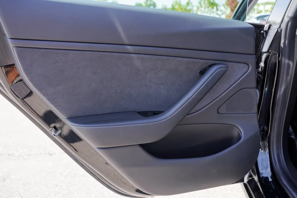 2019 Tesla Model 3 Long Range photo 28