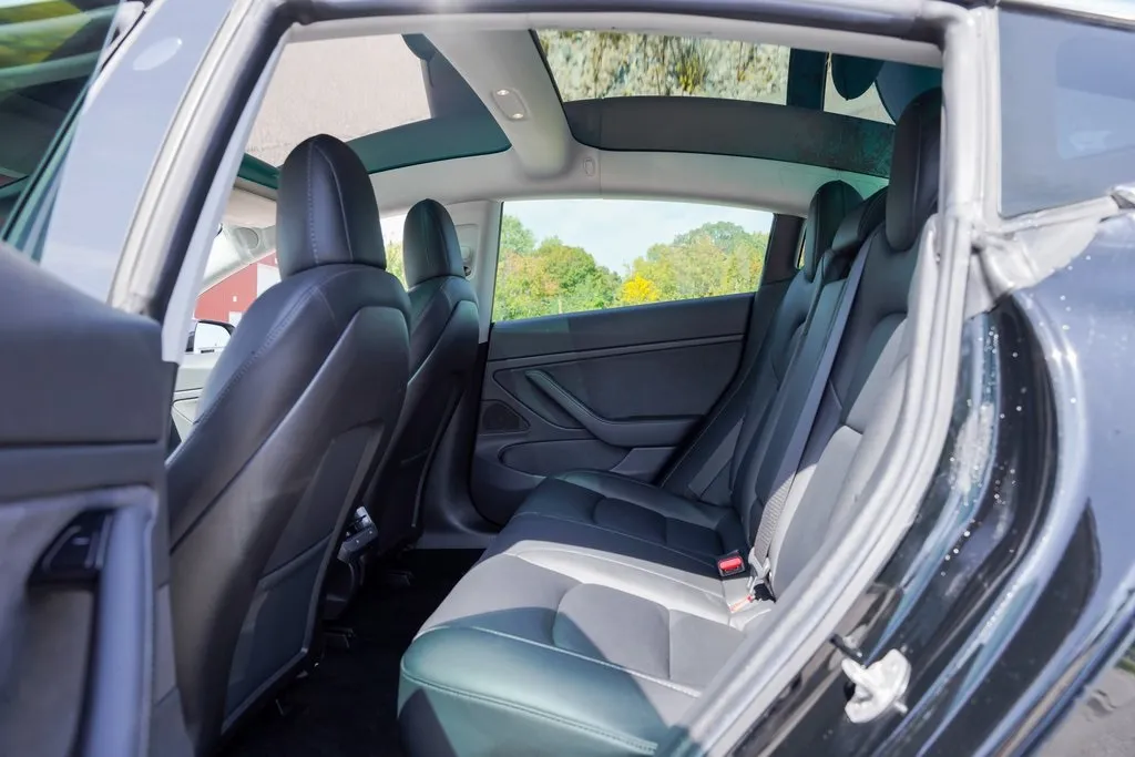 2019 Tesla Model 3 Long Range photo 9