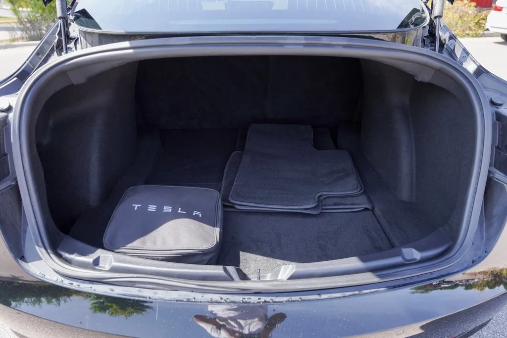 2019 Tesla Model 3 Long Range photo 19
