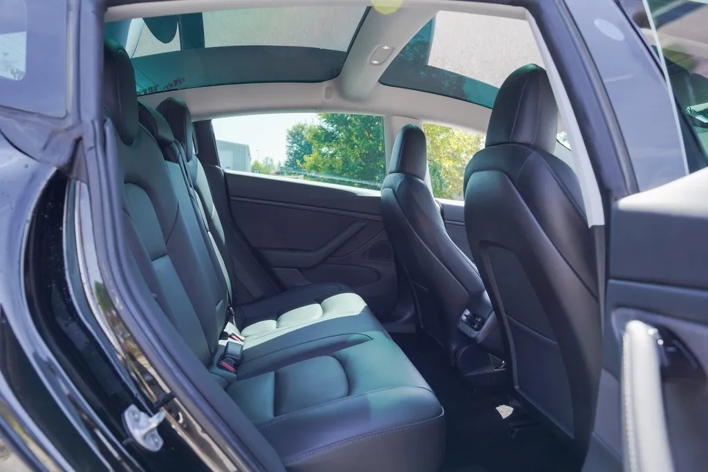 2019 Tesla Model 3 Long Range photo 10