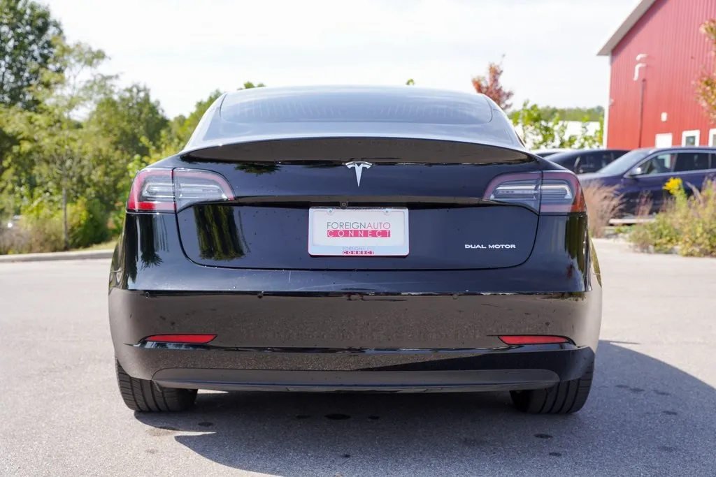 2019 Tesla Model 3 Long Range photo 3