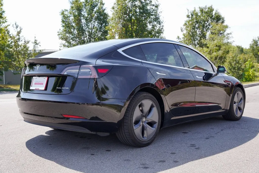 2019 Tesla Model 3 Long Range photo 14