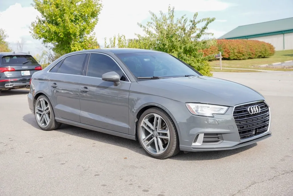 2019 Audi A3 2.0T Premium photo 3