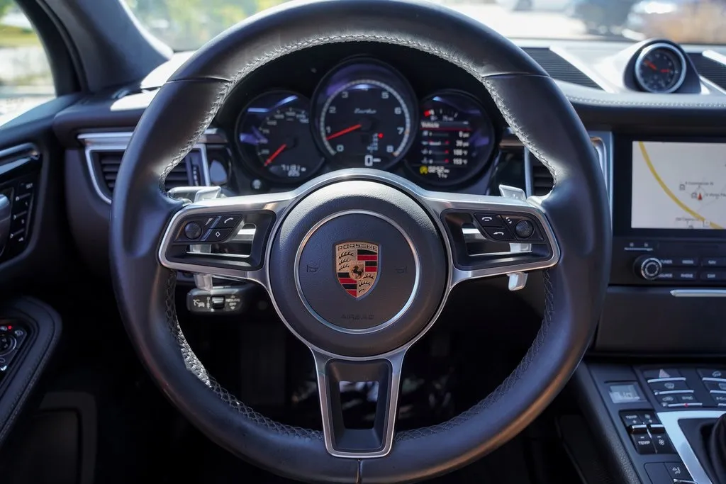 2018 Porsche Macan Turbo photo 14
