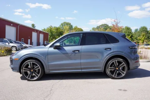 More photos of 2019 Porsche Cayenne S at Foreign Auto Connect, IN