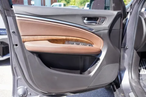 More photos of 2019 Acura MDX Sport Hybrid 3.0L at Foreign Auto Connect, IN