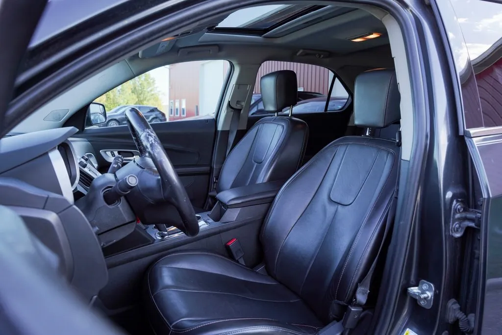 2013 Chevrolet Equinox LTZ photo 2
