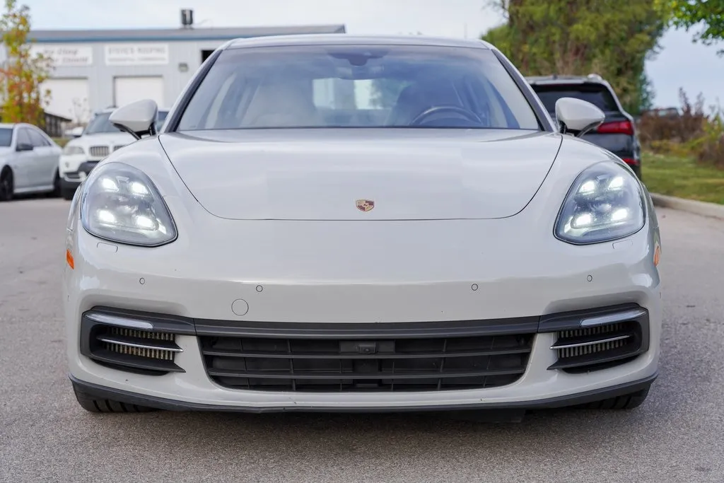 2020 Porsche Panamera E-Hybrid 4 Executive photo 4