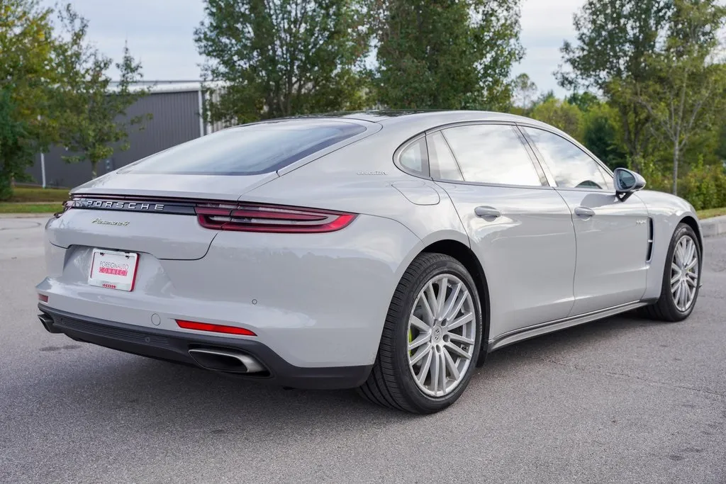2020 Porsche Panamera E-Hybrid 4 Executive photo 3