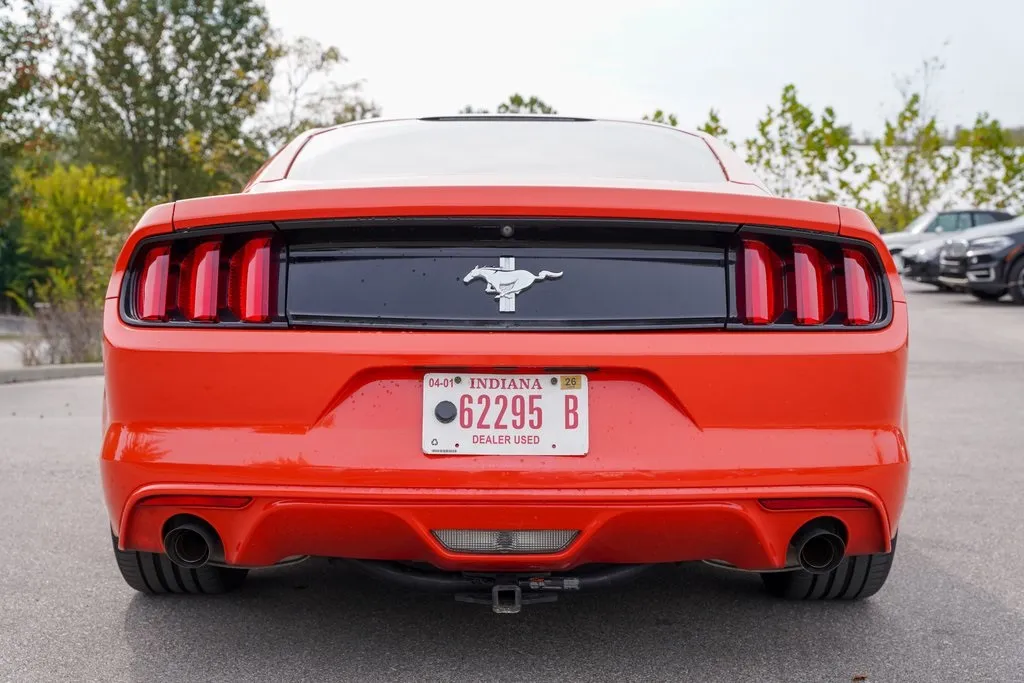 2016 Ford Mustang V6 photo 3