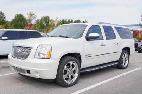 More photos of 2010 GMC Yukon XL Denali at Foreign Auto Connect, IN