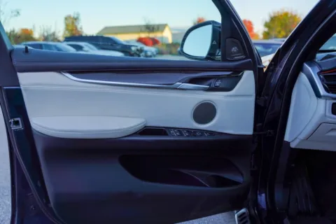 More photos of 2018 BMW X5 xDrive35d at Foreign Auto Connect, IN