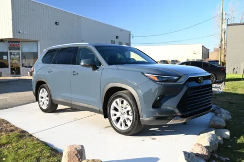 Another view of 2025 Toyota Grand Highlander Hybrid Limited for sale in Troy, MI at City of Cars