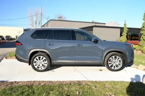 More photos of 2025 Toyota Grand Highlander Hybrid Limited at City of Cars, MI