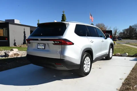 More photos of 2025 Toyota Grand Highlander Hybrid XLE at City of Cars, MI