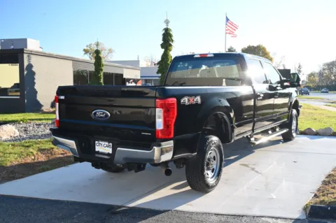 More photos of 2019 Ford F-350 XLT at City of Cars, MI
