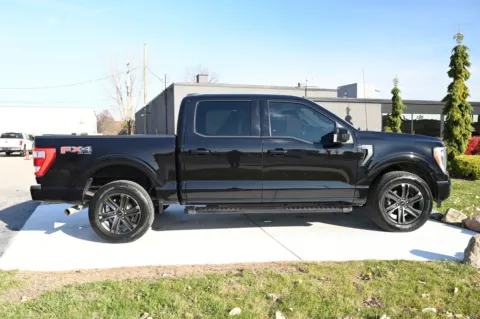 More photos of 2021 Ford F-150 LARIAT at City of Cars, MI