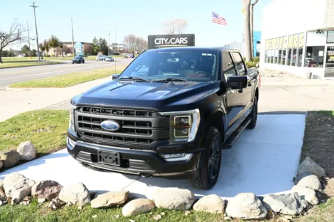 Black 2021 Ford F-150 LARIAT for sale in Troy, MI