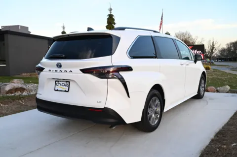 More photos of 2025 Toyota Sienna LE 8-Passenger at City of Cars, MI