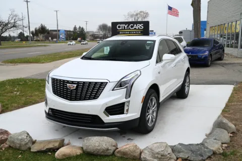 White 2023 Cadillac XT5 AWD Premium Luxury for sale in Troy, MI