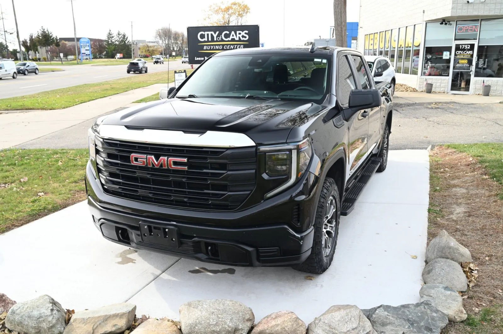 Black 2023 GMC Sierra 1500 4WD Crew Cab Short Box Pro for sale in Troy, MI