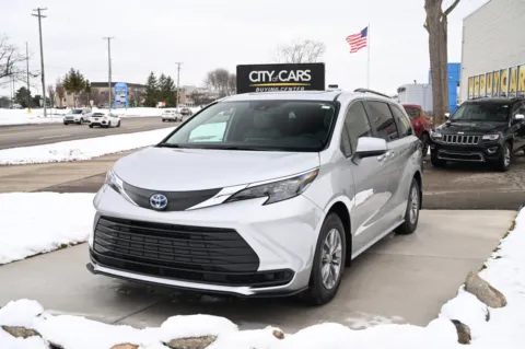 Silver 2025 Toyota Sienna XLE 8-Passenger for sale in Troy, MI