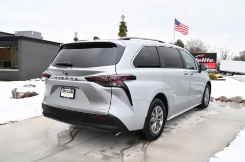 More photos of 2025 Toyota Sienna XLE 8-Passenger at City of Cars, MI