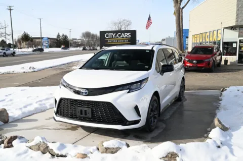 White 2025 Toyota Sienna XSE 7-Passenger for sale in Troy, MI