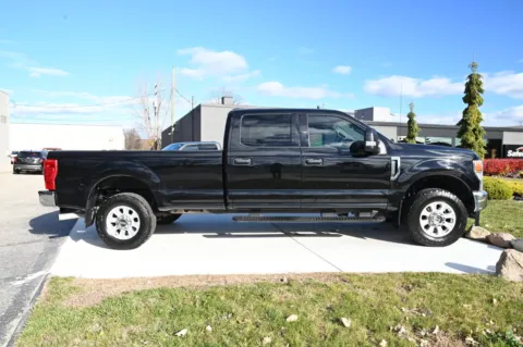 More photos of 2021 Ford F-250 XLT at City of Cars, MI