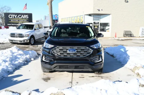 Photos of 2019 Ford Edge Titanium for sale in Troy, MI at City of Cars