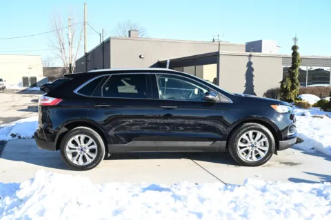 More photos of 2019 Ford Edge Titanium at City of Cars, MI