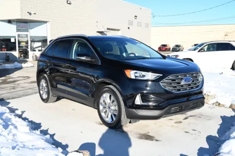 Another view of 2019 Ford Edge Titanium for sale in Troy, MI at City of Cars
