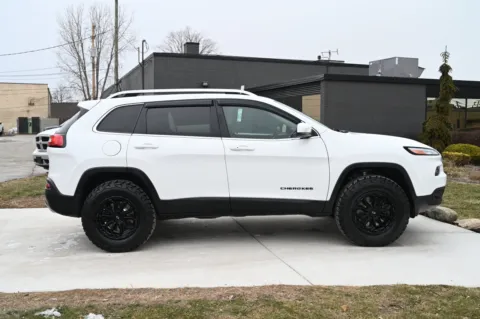 More photos of 2017 Jeep Cherokee Limited 4x4 at City of Cars, MI