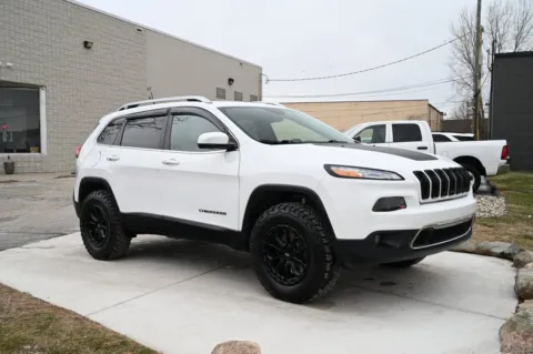 Another view of 2017 Jeep Cherokee Limited 4x4 for sale in Troy, MI at City of Cars