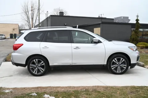 More photos of 2020 Nissan Pathfinder Platinum 4WD at City of Cars, MI
