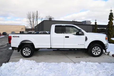 More photos of 2022 Ford Super Duty F-250 SRW XLT at City of Cars, MI