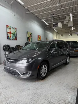 Gray 2020 Chrysler Pacifica Touring L for sale in Troy, MI