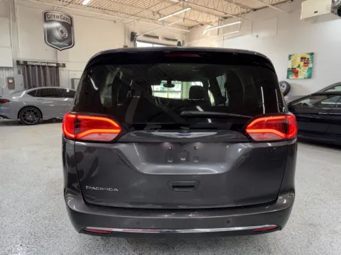 More photos of 2020 Chrysler Pacifica Touring L at City of Cars, MI
