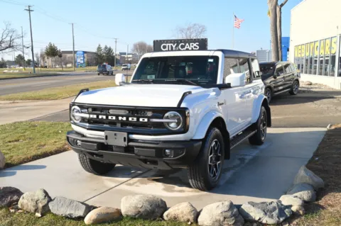 White 2024 Ford Bronco Outer Banks for sale in Troy, MI