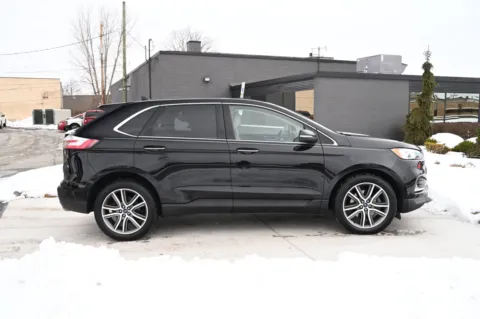 More photos of 2019 Ford Edge Titanium at City of Cars, MI