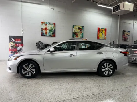 Photos of 2020 Nissan Altima S FWD for sale in Troy, MI at City of Cars