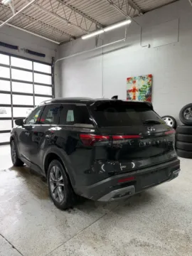 Another view of 2022 Infiniti QX60 LUXE AWD for sale in Troy, MI at City of Cars