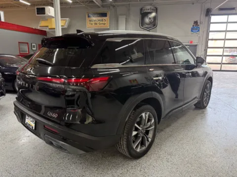 More photos of 2022 Infiniti QX60 LUXE AWD at City of Cars, MI