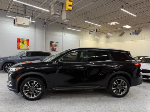 Photos of 2022 Infiniti QX60 LUXE AWD for sale in Troy, MI at City of Cars